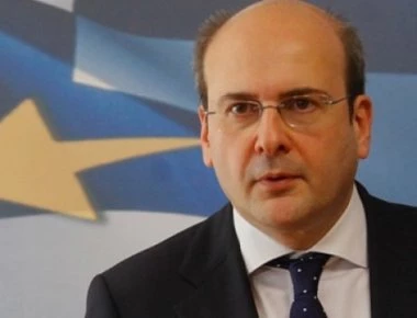 «Αντί να ζητήσουν μια συγγνώμη κουνούν το δάκτυλο και στα ίδια τα θύματα» - Σκληρή κριτική Χατζηδάκη στην κυβέρνηση